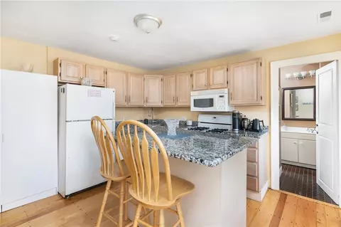 Kitchen - 47 Post Rd, Warwick, RI 02888 photo 5 of 10