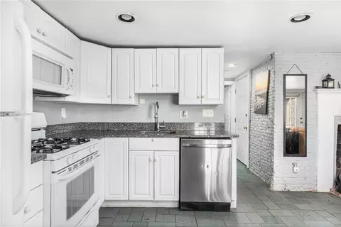 Kitchen - 47 Post Rd, Warwick, RI 02888 photo 9 of 10