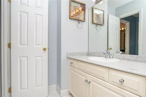 Bath - 1560 Copicut Rd, Fall River, MA 02747 photo 3 of 4