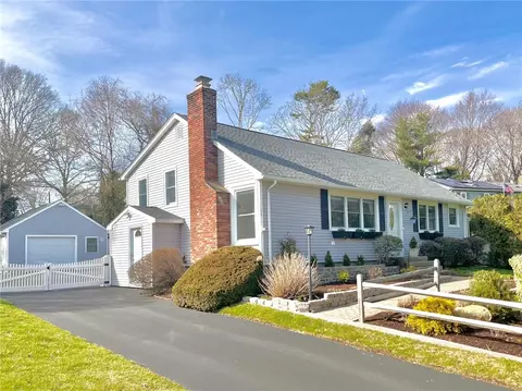 15 Salt Pond Rd, South Kingstown, RI 02879