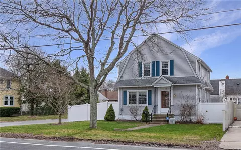 339 Pleasant St, Rumford, RI 02916