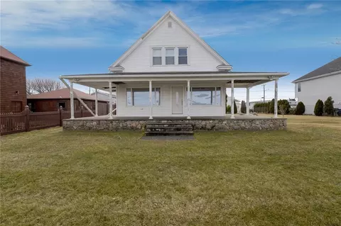 Exterior - 322 Shawomet Ave, Warwick, RI 02889 photo 5 of 6