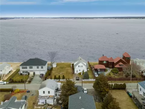 View/Area - 322 Shawomet Ave, Warwick, RI 02889 photo 8 of 9