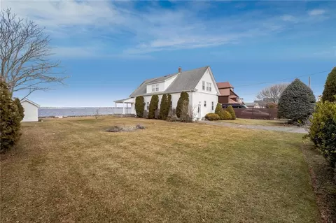 Exterior - 322 Shawomet Ave, Warwick, RI 02889 photo 2 of 6