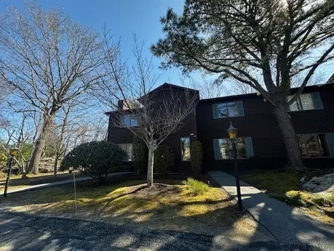 30 Governors Hl #540, West Warwick, RI 02893