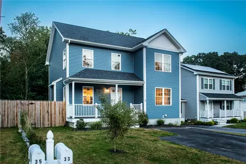 33 Massachusetts Ave, Cumberland, RI 02864