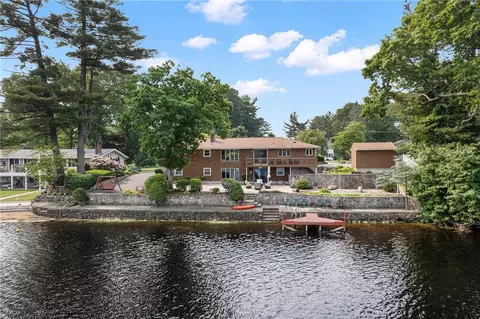 80 Wood Cove Dr, Coventry, RI 02816