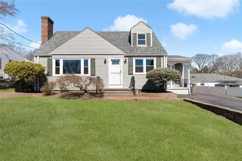43 Kearney St, Cranston, RI 02920