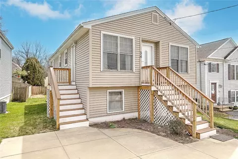 34 Stoney View Dr, Cumberland, RI 02864
