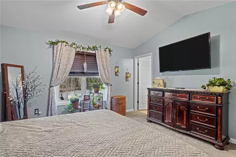 Bedroom - 7 Walker Ln, Coventry, RI 02816 photo 3 of 6