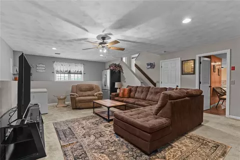 Living - 7 Walker Ln, Coventry, RI 02816 photo 3 of 4
