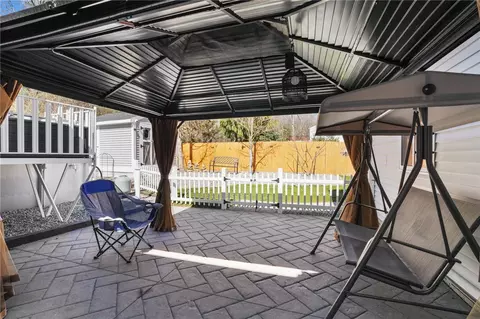 Exterior - 7 Walker Ln, Coventry, RI 02816 photo 5 of 8