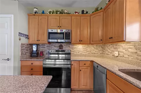 Kitchen - 7 Walker Ln, Coventry, RI 02816 photo 2 of 4