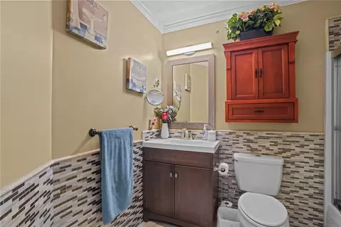Bath - 7 Walker Ln, Coventry, RI 02816 photo 1 of 5