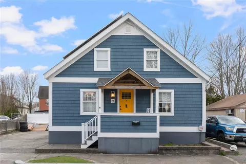 21 Asselin St, Warren, RI 02885