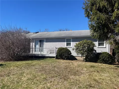 21 Orlando Dr, Narragansett, RI 02882