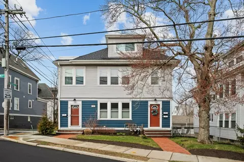244 Camp St #2, Providence, RI 02906