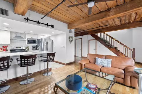 555 S Main St #324, Providence, RI 02903