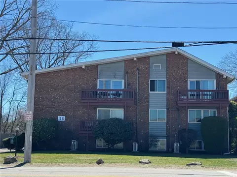 110 Pilgrim Pkwy, Warwick, RI 02888