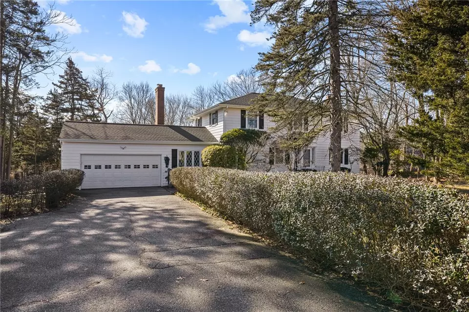 1150 Great Rd, Lincoln, RI 02865 42 Photos Movoto