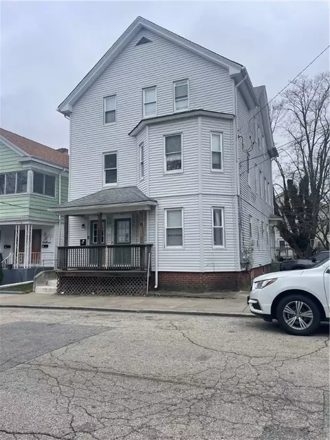 118 Parnell St, Providence, RI 02909