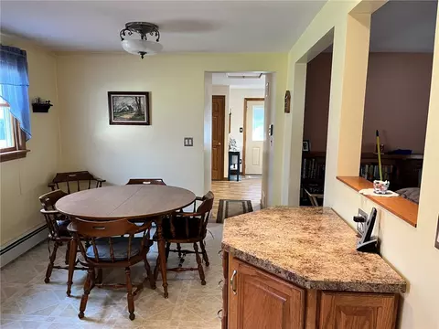 Kitchen - 2 Pasadena Ct, Warwick, RI 02888 photo 4 of 5
