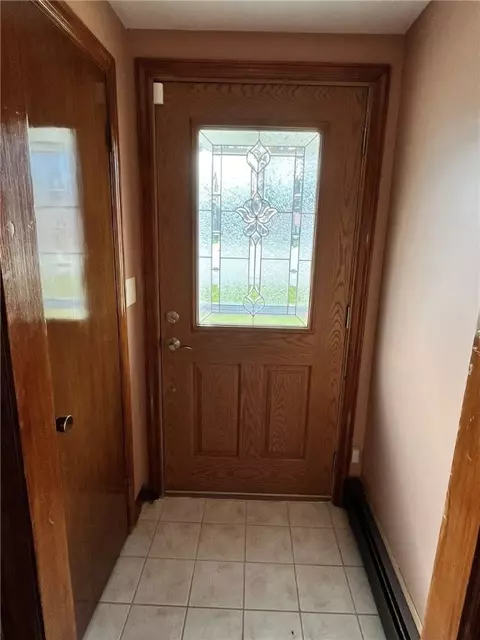 Entry Way - 2 Pasadena Ct, Warwick, RI 02888 photo 2 of 3