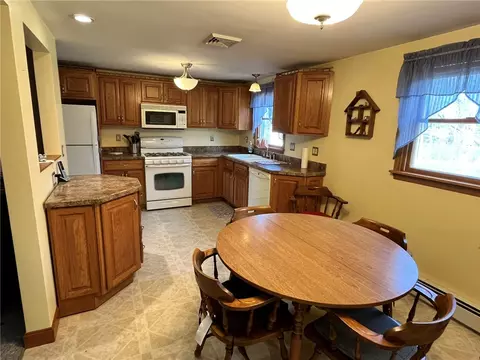 Kitchen - 2 Pasadena Ct, Warwick, RI 02888 photo 1 of 5