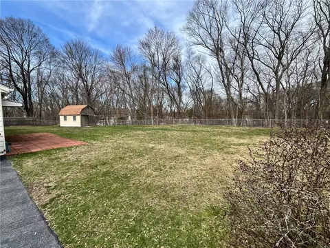 Exterior - 2 Pasadena Ct, Warwick, RI 02888 photo 4 of 8