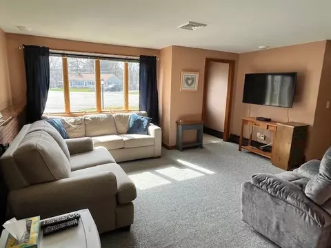 Living - 2 Pasadena Ct, Warwick, RI 02888 photo 2 of 4