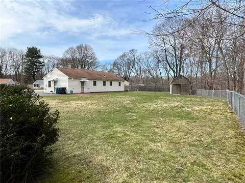 Exterior - 2 Pasadena Ct, Warwick, RI 02888 photo 5 of 8