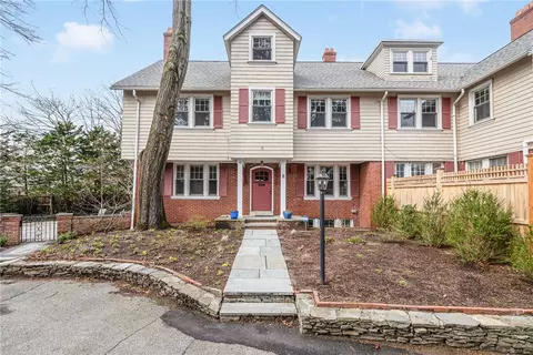 8 Grotto Ave #1, Providence, RI 02906