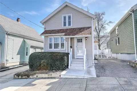 42 Gerald St, Pawtucket, RI 02860