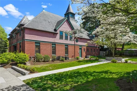 10 Slocum St #8, Providence, RI 02909