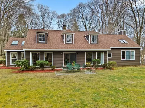 10 Foxx Dr, Lincoln, RI 02865