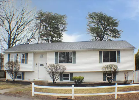 26 Albert Rd, Warwick, RI 02889