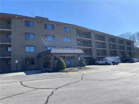 650 E Greenwich Ave #7-410, West Warwick, RI 02893