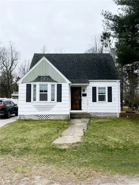 126 Harrison Ave, Warwick, RI 02888