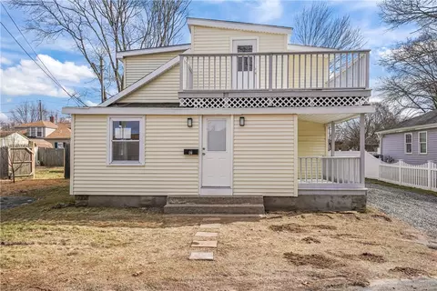 12 Wade St, Warwick, RI 02889