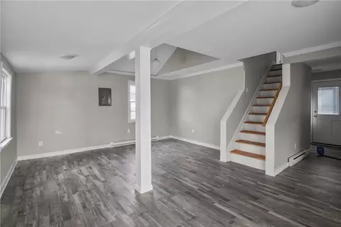 12 Wade St, Warwick, RI 02889 photo 4