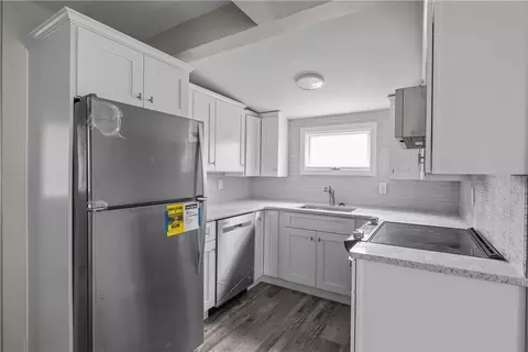 12 Wade St, Warwick, RI 02889 photo 3