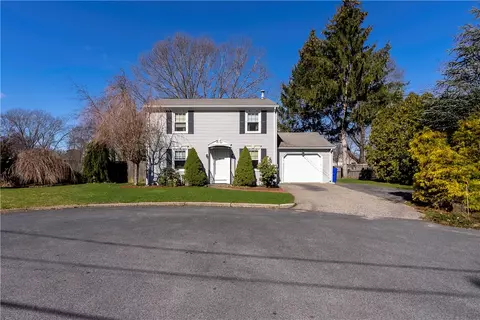 43 Crystal Pl, Pawtucket, RI 02861