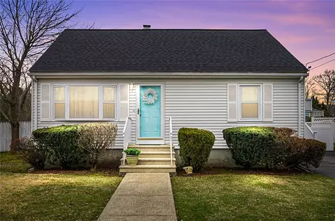 38 2nd St, Smithfield, RI 02917