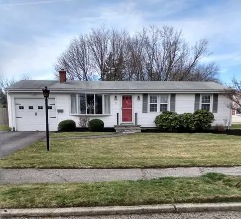 121 Lake Garden Dr, Cranston, RI 02920
