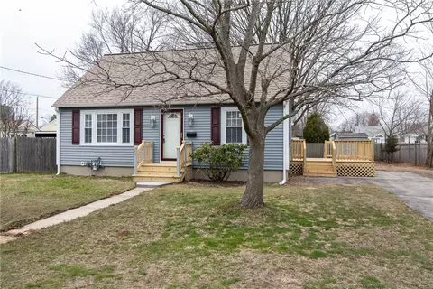77 Johnson Ave, Warwick, RI 02886