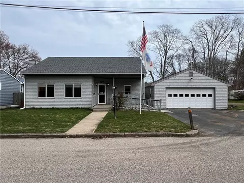 10 Deborah St, Narragansett, RI 02882