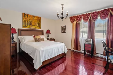 Bedroom - 373 Chatham Cir, Warwick, RI 02886 photo 1 of 3