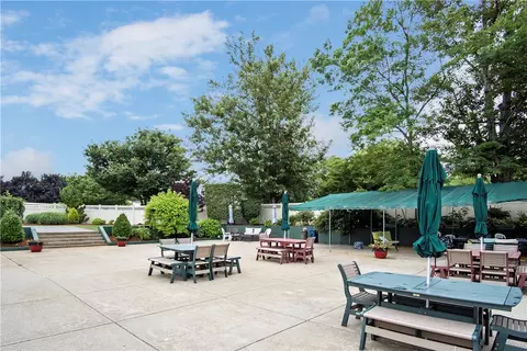 Exterior - 373 Chatham Cir, Warwick, RI 02886 photo 7 of 7