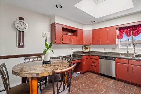 Kitchen - 373 Chatham Cir, Warwick, RI 02886 photo 2 of 3