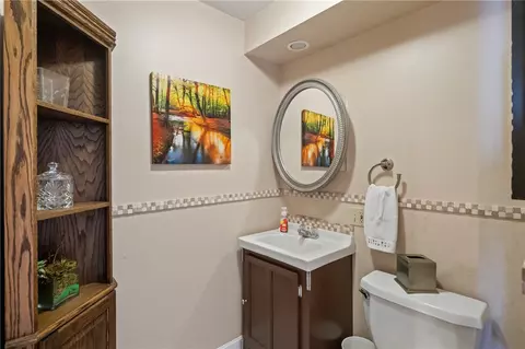 Bath - 373 Chatham Cir, Warwick, RI 02886 photo 1 of 3